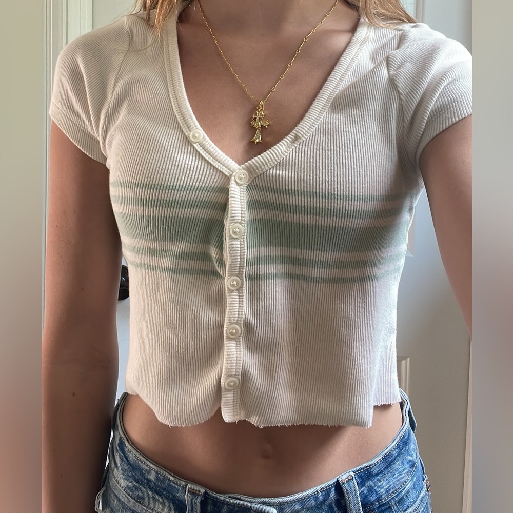 Brandy Melville crop button up